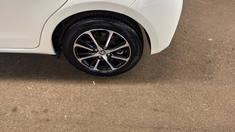 Toyota Yaris 1.5 Hybrid Icon Tech 5dr CVT Hybrid Hatchback